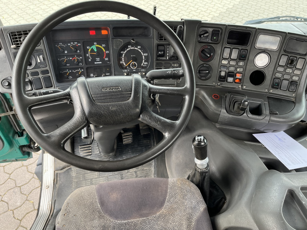 Scania P114 340 4x2 Trösch Absetzkipper Retarder AHK - Konténerszállító: 2 kép. Scania P114 340 4x2 Trösch Absetzkipper Retarder AHK - Konténerszállító: 2 kép.