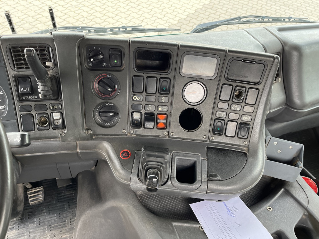 Scania P114 340 4x2 Trösch Absetzkipper Retarder AHK - Konténerszállító: 3 kép. Scania P114 340 4x2 Trösch Absetzkipper Retarder AHK - Konténerszállító: 3 kép.