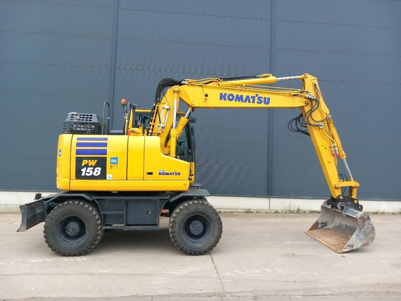Komatsu PW158-11 MUDGUARDS - Adapterek - Építőipari gépek: 5 kép. Komatsu PW158-11 MUDGUARDS - Adapterek - Építőipari gépek: 5 kép.