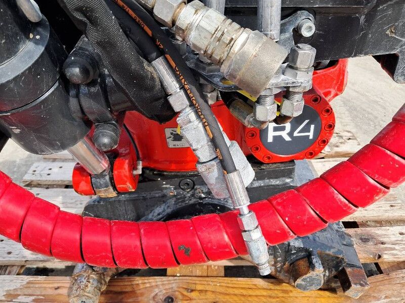 Adapterek - Építőipari gépek ROTOTILT R4: 8 kép. Adapterek - Építőipari gépek ROTOTILT R4: 8 kép.