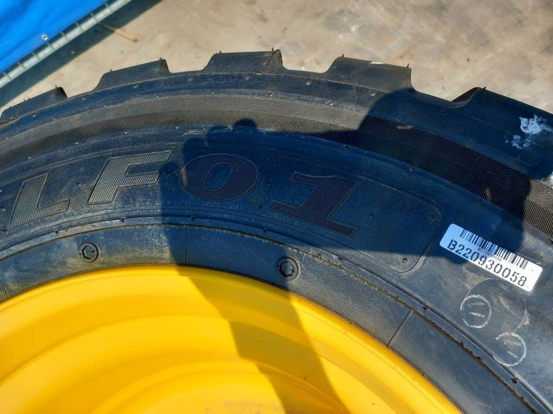 Barkley 500/45R22.5 - Gumiabroncsok és felnik - Anyagmozgató gép: 5 kép. Barkley 500/45R22.5 - Gumiabroncsok és felnik - Anyagmozgató gép: 5 kép.