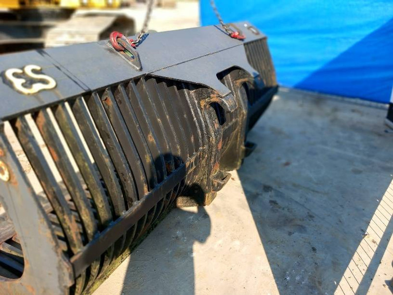 Eurosteel Puinriek SW2000 - Kanál - Építőipari gépek: 2 kép. Eurosteel Puinriek SW2000 - Kanál - Építőipari gépek: 2 kép.