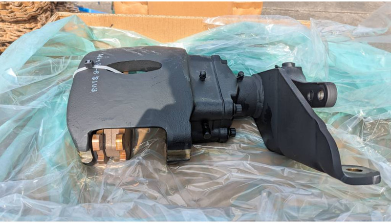 Komatsu HD605-5 BRAKE ASSY 561-34-62103 - Fék alkatrészek - Építőipari gépek: 1 kép. Komatsu HD605-5 BRAKE ASSY 561-34-62103 - Fék alkatrészek - Építőipari gépek: 1 kép.