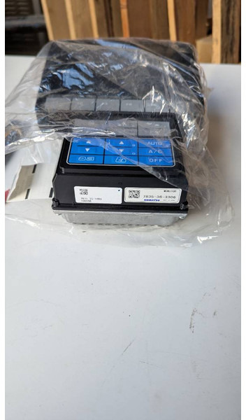 Komatsu PW158-11E0 MONITOR 7835-36-3306 - Elektromos rendszer - Építőipari gépek: 2 kép. Komatsu PW158-11E0 MONITOR 7835-36-3306 - Elektromos rendszer - Építőipari gépek: 2 kép.