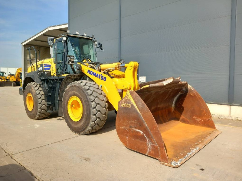 Komatsu WA475-10 - Gumikerekes homlokrakodó: 1 kép. Komatsu WA475-10 - Gumikerekes homlokrakodó: 1 kép.