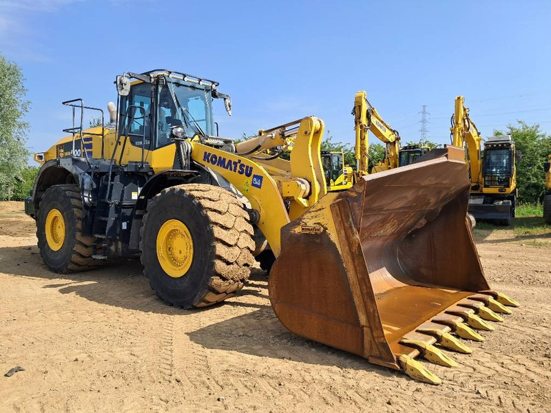 Komatsu WA500-8E0 - Gumikerekes homlokrakodó: 1 kép. Komatsu WA500-8E0 - Gumikerekes homlokrakodó: 1 kép.