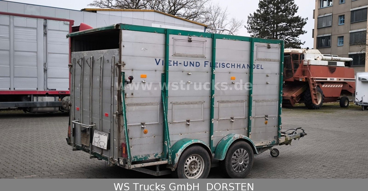 Alf Vollalu Viehanhänger Großvieh - Pótkocsi állatszállító: 5 kép. Alf Vollalu Viehanhänger Großvieh - Pótkocsi állatszállító: 5 kép.