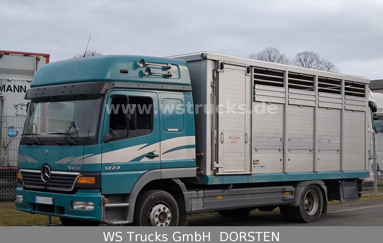Mercedes-Benz Atego 1223 1 Stock Hohe Gitter Viehtransporter - Lószállító kamion: 2 kép. Mercedes-Benz Atego 1223 1 Stock Hohe Gitter Viehtransporter - Lószállító kamion: 2 kép.