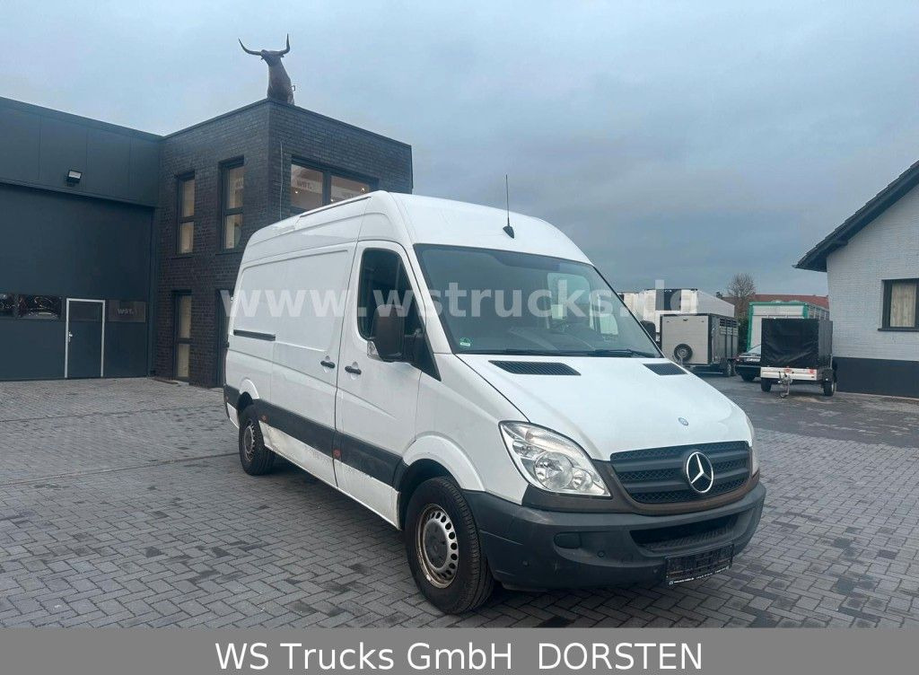 Mercedes-Benz Sprinter II Kasten 216 CDI Hoch/Lang - Autó: 5 kép. Mercedes-Benz Sprinter II Kasten 216 CDI Hoch/Lang - Autó: 5 kép.