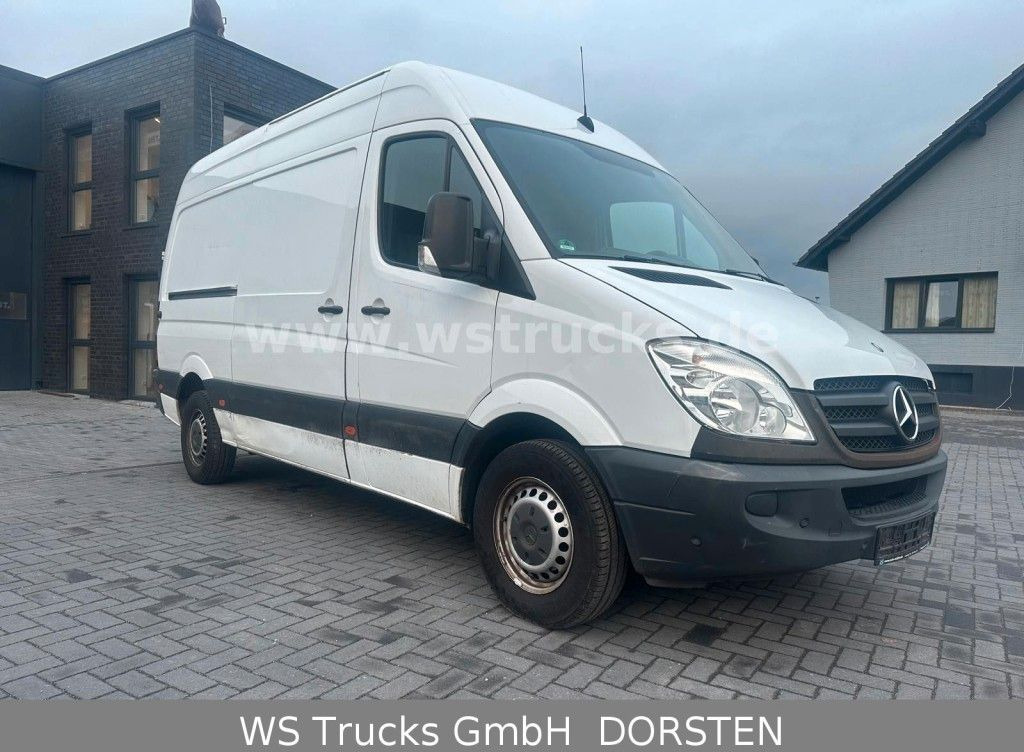 Mercedes-Benz Sprinter II Kasten 216 CDI Hoch/Lang - Autó: 1 kép. Mercedes-Benz Sprinter II Kasten 216 CDI Hoch/Lang - Autó: 1 kép.