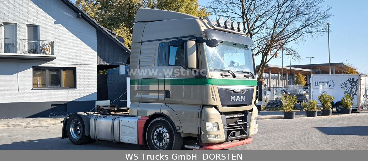 MAN TGX 18.480 / 4x2 Standklima, Luft/Luft - Nyergesvontató: 3 kép. MAN TGX 18.480 / 4x2 Standklima, Luft/Luft - Nyergesvontató: 3 kép.