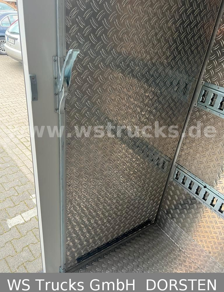 Pótkocsi hűtős Rohrbahn 230 volt Neu Spezial Sonder: 18 kép. Pótkocsi hűtős Rohrbahn 230 volt Neu Spezial Sonder: 18 kép.