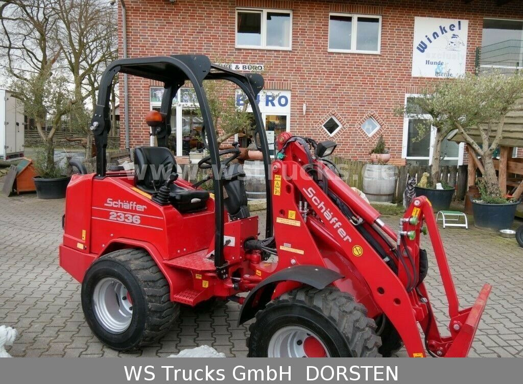 Schäffer 2336 Typ L-H - Derékcsuklós rakodó: 3 kép. Schäffer 2336 Typ L-H - Derékcsuklós rakodó: 3 kép.