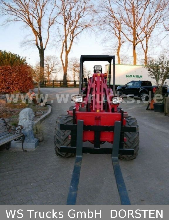 Schäffer 4260 Neuwertig Typ L-H - Derékcsuklós rakodó: 4 kép. Schäffer 4260 Neuwertig Typ L-H - Derékcsuklós rakodó: 4 kép.