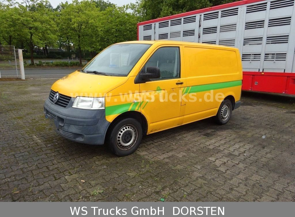Volkswagen T5 Transporter Kasten-Kombi Kasten - Autó: 4 kép. Volkswagen T5 Transporter Kasten-Kombi Kasten - Autó: 4 kép.
