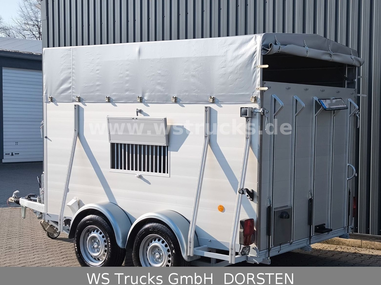 WST Edition A 3218 2.700kg Viehanhänger - Pótkocsi állatszállító: 3 kép. WST Edition A 3218 2.700kg Viehanhänger - Pótkocsi állatszállító: 3 kép.