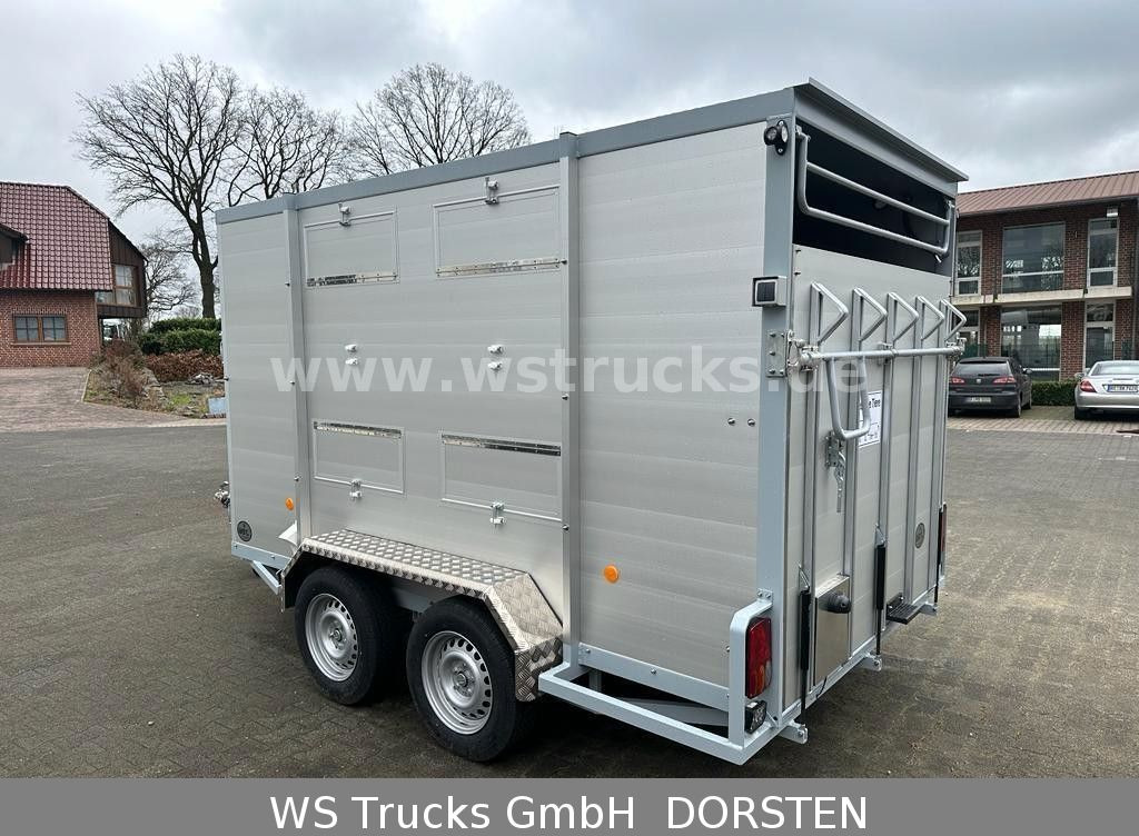 WST Edition B Plus 4018 Festes Dach Viehanhänger - Pótkocsi állatszállító: 2 kép. WST Edition B Plus 4018 Festes Dach Viehanhänger - Pótkocsi állatszállító: 2 kép.