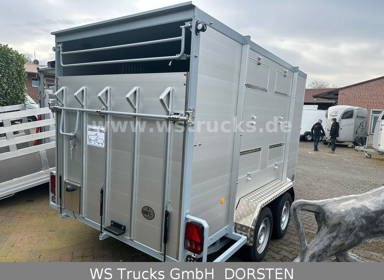 WST Edition B Plus 4018 Festes Dach Viehanhänger - Pótkocsi állatszállító: 3 kép. WST Edition B Plus 4018 Festes Dach Viehanhänger - Pótkocsi állatszállító: 3 kép.