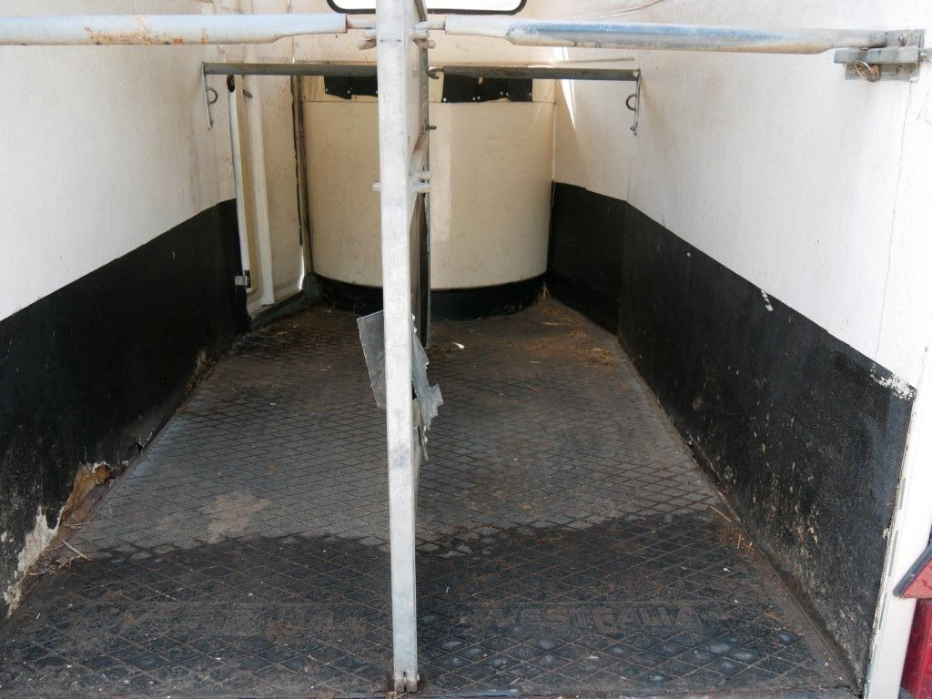 Westfalia Vollpoly 2 Pferde mit Sattelkammer - Lószállító utánfutó: 4 kép. Westfalia Vollpoly 2 Pferde mit Sattelkammer - Lószállító utánfutó: 4 kép.