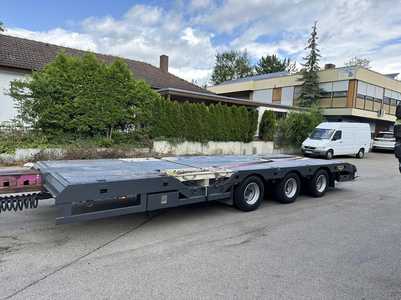 Broshuis Tele Semi Tieflader Luft 4.5 m auszieh u. 3 m verb Tele Semi Tieflader Luft 4.5 m auszieh u. 3 m verbreiterb. - Félpótkocsi mélybölcsős: 3 kép. Broshuis Tele Semi Tieflader Luft 4.5 m auszieh u. 3 m verb Tele Semi Tieflader Luft 4.5 m auszieh u. 3 m verbreiterb. - Félpótkocsi mélybölcsős: 3 kép.