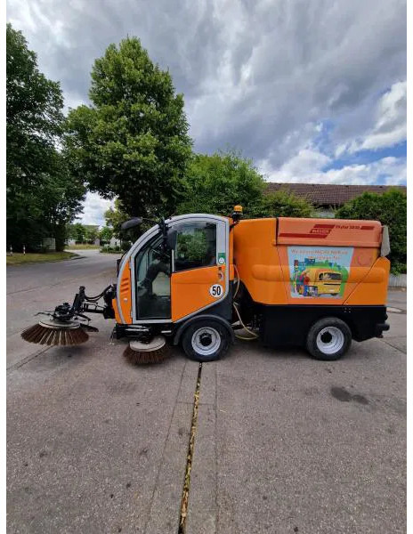 Bucher Kehrmaschine BUCHER-GUYER Kehrmaschine EG 4.500 kg Diesel Topzustand - Ipari seprőgép: 1 kép. Bucher Kehrmaschine BUCHER-GUYER Kehrmaschine EG 4.500 kg Diesel Topzustand - Ipari seprőgép: 1 kép.