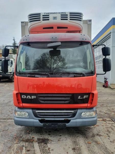 DAF LF 45 220 L Tief Kühl TK TS 500e 12to STS Koffer - Hűtős teherautó: 2 kép. DAF LF 45 220 L Tief Kühl TK TS 500e 12to STS Koffer - Hűtős teherautó: 2 kép.