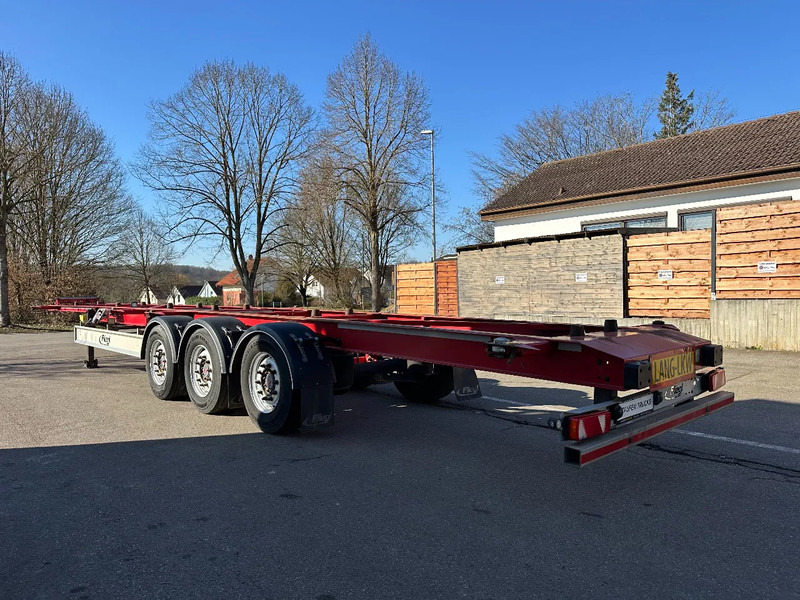 Fliegl Containerchassis für 2 Wechselbrücken 15 m extralang! - Félpótkocsi cserefelépítményes: 3 kép. Fliegl Containerchassis für 2 Wechselbrücken 15 m extralang! - Félpótkocsi cserefelépítményes: 3 kép.