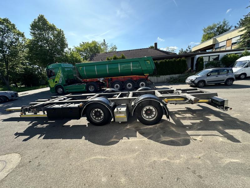H&W 4 x Tandem Lafette MEGA verzinkt Mitnahmestapl. 7. 3 x Tandem Lafette MEGA verzinkt Mitnahmestapl. 7.82 m - Pótkocsi cserefelépítményes: 1 kép. H&W 4 x Tandem Lafette MEGA verzinkt Mitnahmestapl. 7. 3 x Tandem Lafette MEGA verzinkt Mitnahmestapl. 7.82 m - Pótkocsi cserefelépítményes: 1 kép.