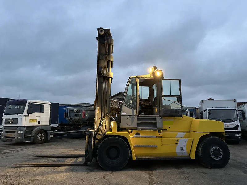 Kalmar DCE 120 -12 Frontstapler - Villás targonca: 2 kép. Kalmar DCE 120 -12 Frontstapler - Villás targonca: 2 kép.