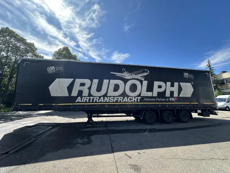 Kögel MEGA Tautliner mit ROLLENBETT Flughafentr. MEGA Tautliner mit ROLLENBETT Flughafentr. - Félpótkocsi dobozos: 2 kép. Kögel MEGA Tautliner mit ROLLENBETT Flughafentr. MEGA Tautliner mit ROLLENBETT Flughafentr. - Félpótkocsi dobozos: 2 kép.