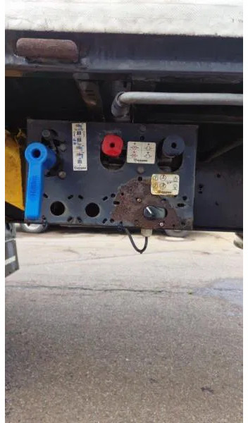 Ponyvás félpótkocsi Krone 2 x SD Tautliner EASY TARP GETRÄNKE DIN Standard 2 x SD Tautliner EASY TARP GETRÄNKE DIN Standard: 11 kép. Ponyvás félpótkocsi Krone 2 x SD Tautliner EASY TARP GETRÄNKE DIN Standard 2 x SD Tautliner EASY TARP GETRÄNKE DIN Standard: 11 kép.