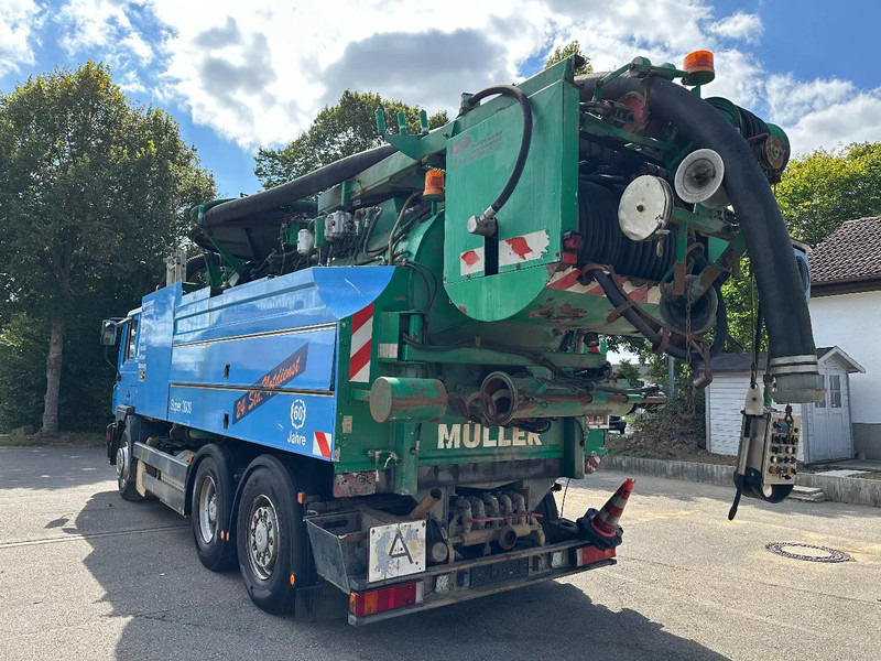 MAN 26.403 F2000 Silent 6x2 Kanalreiniger Saug - und Spülwagen - selbstfahrende Arbeitsmaschine mit Wiedemann Super 3000 Aufbau - Szippantós autó: 5 kép. MAN 26.403 F2000 Silent 6x2 Kanalreiniger Saug - und Spülwagen - selbstfahrende Arbeitsmaschine mit Wiedemann Super 3000 Aufbau - Szippantós autó: 5 kép.