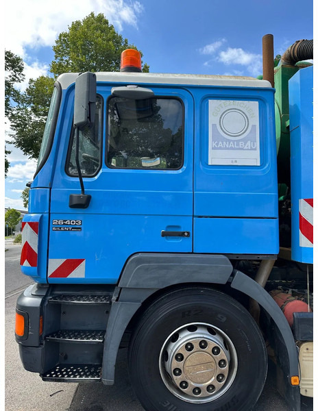 MAN 26.403 F2000 Silent 6x2 Kanalreiniger Saug - und Spülwagen - selbstfahrende Arbeitsmaschine mit Wiedemann Super 3000 Aufbau - Szippantós autó: 4 kép. MAN 26.403 F2000 Silent 6x2 Kanalreiniger Saug - und Spülwagen - selbstfahrende Arbeitsmaschine mit Wiedemann Super 3000 Aufbau - Szippantós autó: 4 kép.