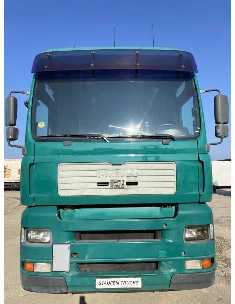 MAN TGA 18.310 BL XXL Jumbo Pritsche Schiebepl. - Ponyvás teherautó: 2 kép. MAN TGA 18.310 BL XXL Jumbo Pritsche Schiebepl. - Ponyvás teherautó: 2 kép.