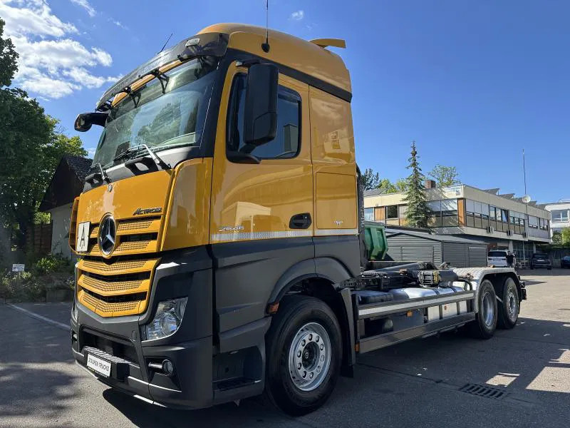 Mercedes-Benz Actros 2645 6x2 ABROLLER Lenk/Lift MEILLER 2170 Intarder - Horgos rakodó teherautó: 2 kép. Mercedes-Benz Actros 2645 6x2 ABROLLER Lenk/Lift MEILLER 2170 Intarder - Horgos rakodó teherautó: 2 kép.