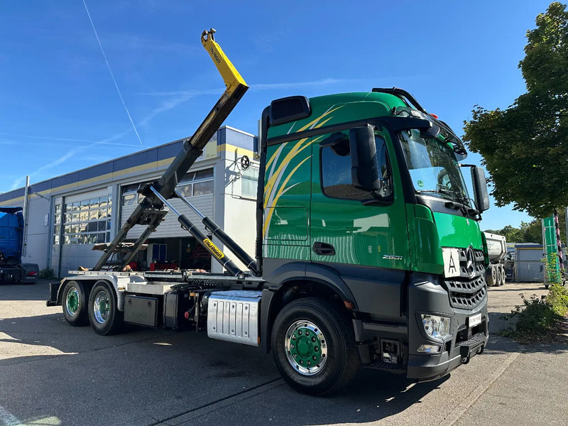 Mercedes-Benz Arocs 2551 6X4*HAD*Abroller *Palfinger*Euro6D*Intarder - Horgos rakodó teherautó: 1 kép. Mercedes-Benz Arocs 2551 6X4*HAD*Abroller *Palfinger*Euro6D*Intarder - Horgos rakodó teherautó: 1 kép.