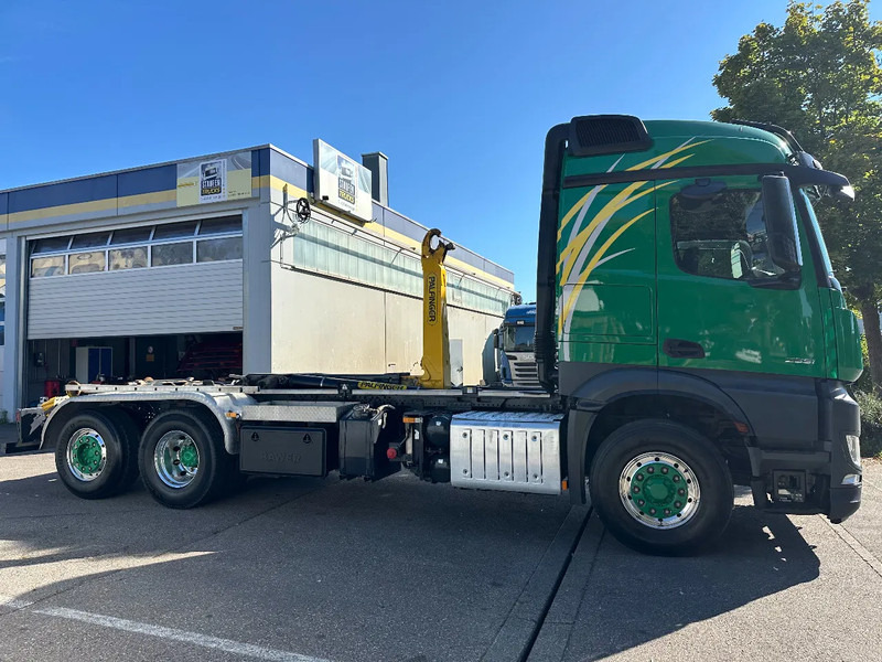 Mercedes-Benz Arocs 2551 6X4*HAD*Abroller *Palfinger*Euro6D*Intarder - Horgos rakodó teherautó: 5 kép. Mercedes-Benz Arocs 2551 6X4*HAD*Abroller *Palfinger*Euro6D*Intarder - Horgos rakodó teherautó: 5 kép.
