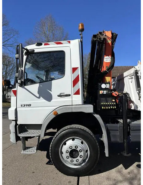 Mercedes-Benz Atego 1318 5 x AK Allrad Kran Palfinger 7001 - Billenőplatós teherautó, Darus autó: 5 kép. Mercedes-Benz Atego 1318 5 x AK Allrad Kran Palfinger 7001 - Billenőplatós teherautó, Darus autó: 5 kép.