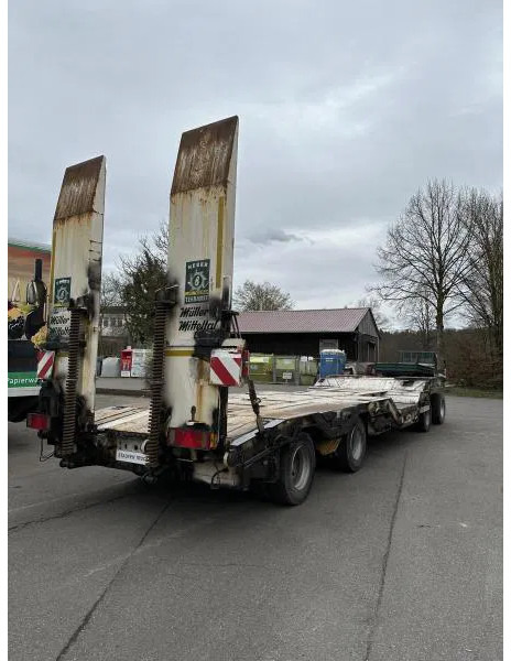 Müller-Mitteltal T4 4-Achs Tieflader Radmulden luftgefedert T4 4-Achs Tieflader Radmulden luftgefedert - Pótkocsi mélybölcsős: 4 kép. Müller-Mitteltal T4 4-Achs Tieflader Radmulden luftgefedert T4 4-Achs Tieflader Radmulden luftgefedert - Pótkocsi mélybölcsős: 4 kép.
