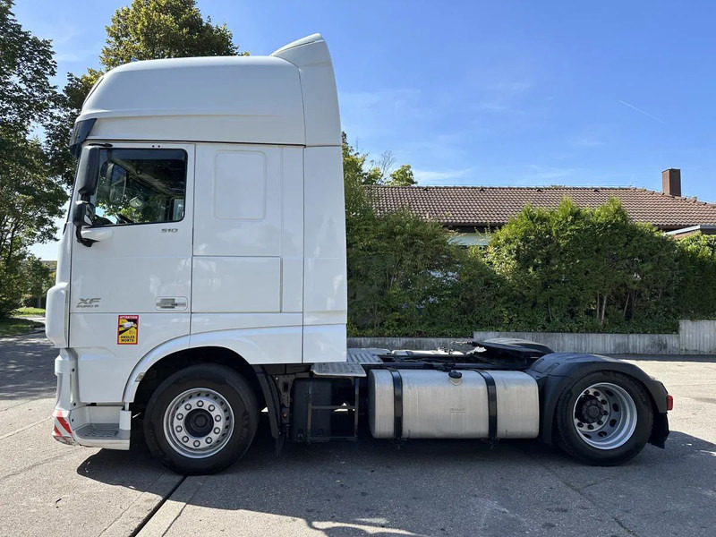 DAF XF 106.510 SSC MEGA Intarder ACC 2x Tank - Nyergesvontató: 3 kép. DAF XF 106.510 SSC MEGA Intarder ACC 2x Tank - Nyergesvontató: 3 kép.