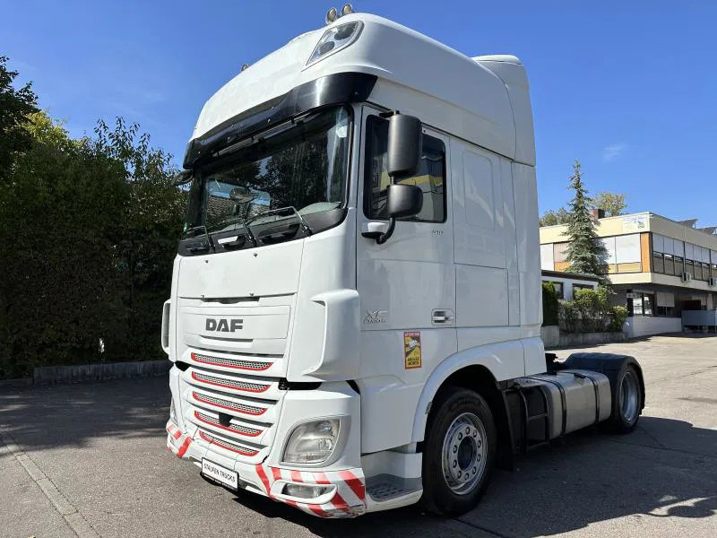 DAF XF 106.510 SSC MEGA Intarder ACC 2x Tank - Nyergesvontató: 1 kép. DAF XF 106.510 SSC MEGA Intarder ACC 2x Tank - Nyergesvontató: 1 kép.