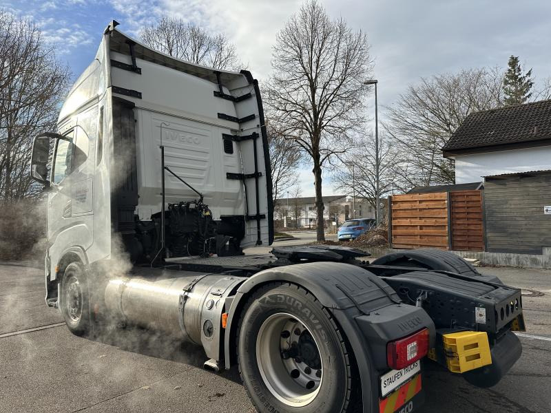 Iveco Stralis S-Way*460*LNG*Retarder*2 Tanks - Nyergesvontató: 4 kép. Iveco Stralis S-Way*460*LNG*Retarder*2 Tanks - Nyergesvontató: 4 kép.