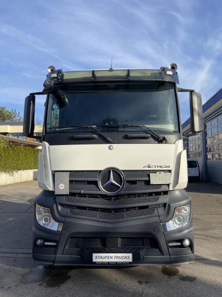 Mercedes Actros 1840 LS Standard Euro 6 - Nyergesvontató: 4 kép. Mercedes Actros 1840 LS Standard Euro 6 - Nyergesvontató: 4 kép.