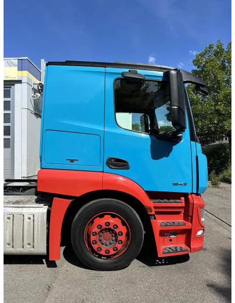 Mercedes-Benz Actros 1843 LS Autotransporter SZM EUROLOHR - Nyergesvontató: 5 kép. Mercedes-Benz Actros 1843 LS Autotransporter SZM EUROLOHR - Nyergesvontató: 5 kép.