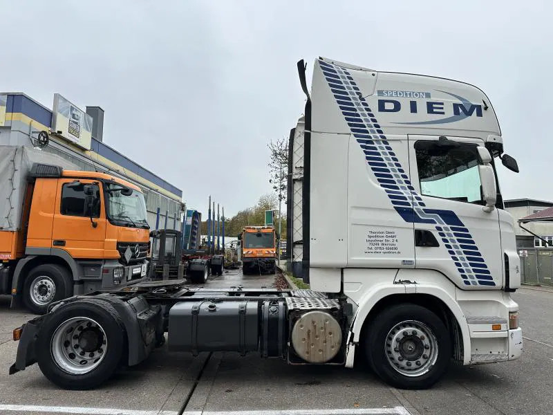 Scania R420 MEGA 4x2 Topline Intarder TÜV neu! E5 - Nyergesvontató: 4 kép. Scania R420 MEGA 4x2 Topline Intarder TÜV neu! E5 - Nyergesvontató: 4 kép.