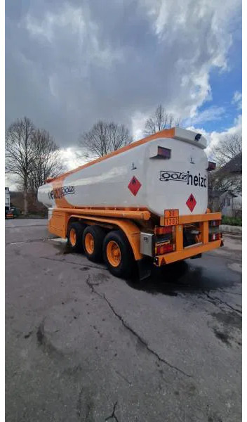 Schwelmer Eisenwerk TSA Diesel Heizöl 6 Kammern 35.5 m³ Zählwerk TKZ A TSA Diesel Heizöl 6 Kammern 35.5 m³ Zählwerk TKZ ABS - Tartályos félpótkocsi: 4 kép. Schwelmer Eisenwerk TSA Diesel Heizöl 6 Kammern 35.5 m³ Zählwerk TKZ A TSA Diesel Heizöl 6 Kammern 35.5 m³ Zählwerk TKZ ABS - Tartályos félpótkocsi: 4 kép.