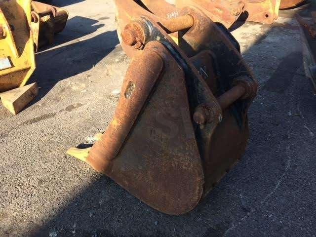 CATERPILLAR 415mm - Type Tractopelle - Kotró kanál: 5 kép. CATERPILLAR 415mm - Type Tractopelle - Kotró kanál: 5 kép.