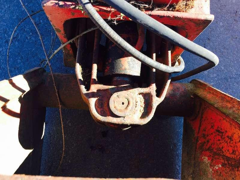 Camion avec rotator - coquilles 500mm reprise - ouverture 1500mm - Polip kanál: 3 kép. Camion avec rotator - coquilles 500mm reprise - ouverture 1500mm - Polip kanál: 3 kép.