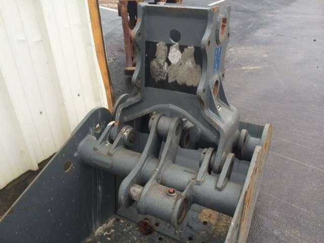 LIEBHERR GM10SW - 800mm - Polip kanál: 4 kép. LIEBHERR GM10SW - 800mm - Polip kanál: 4 kép.