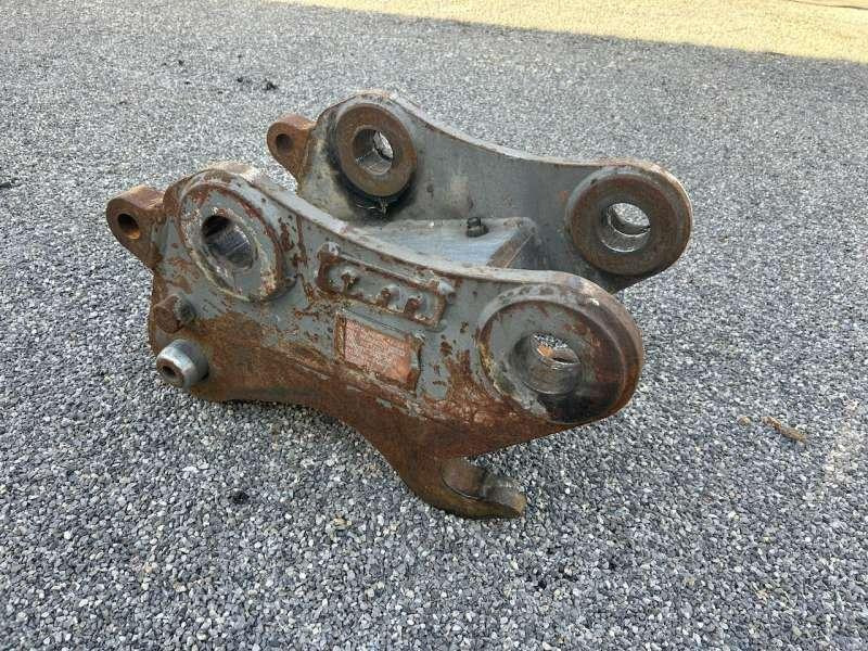 LIEBHERR SW33 - Axes 65mm - Gyorscsatlakozó - Építőipari gépek: 3 kép. LIEBHERR SW33 - Axes 65mm - Gyorscsatlakozó - Építőipari gépek: 3 kép.